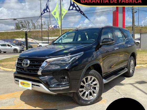 TOYOTA HILUX SW4 2.8 D-4D TURBO DIESEL SRX 7L 4X4 AUTOMÁTICO